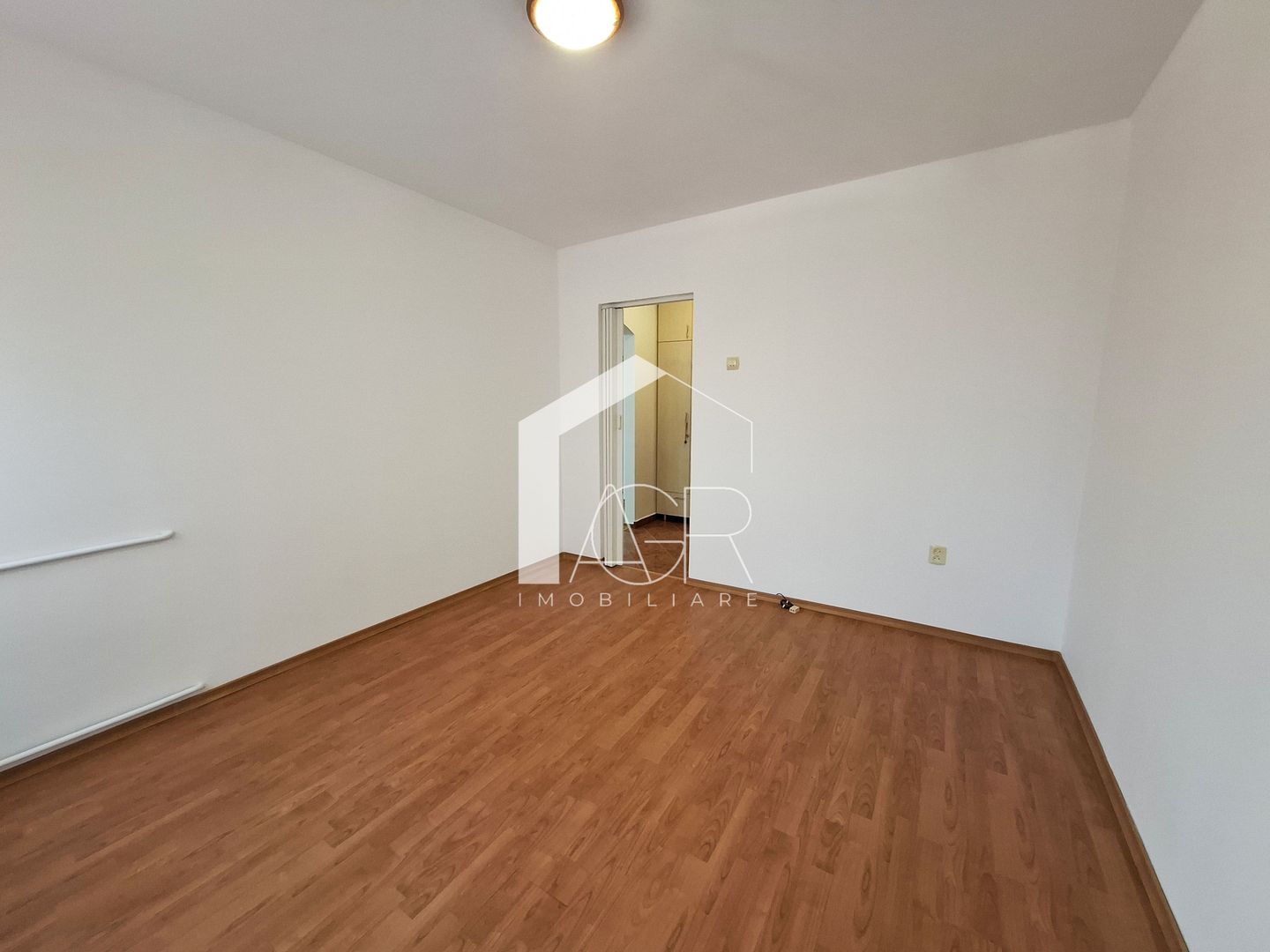 Apartament cu 2 camere, semidecomandat, Ultracentral - Poză 9