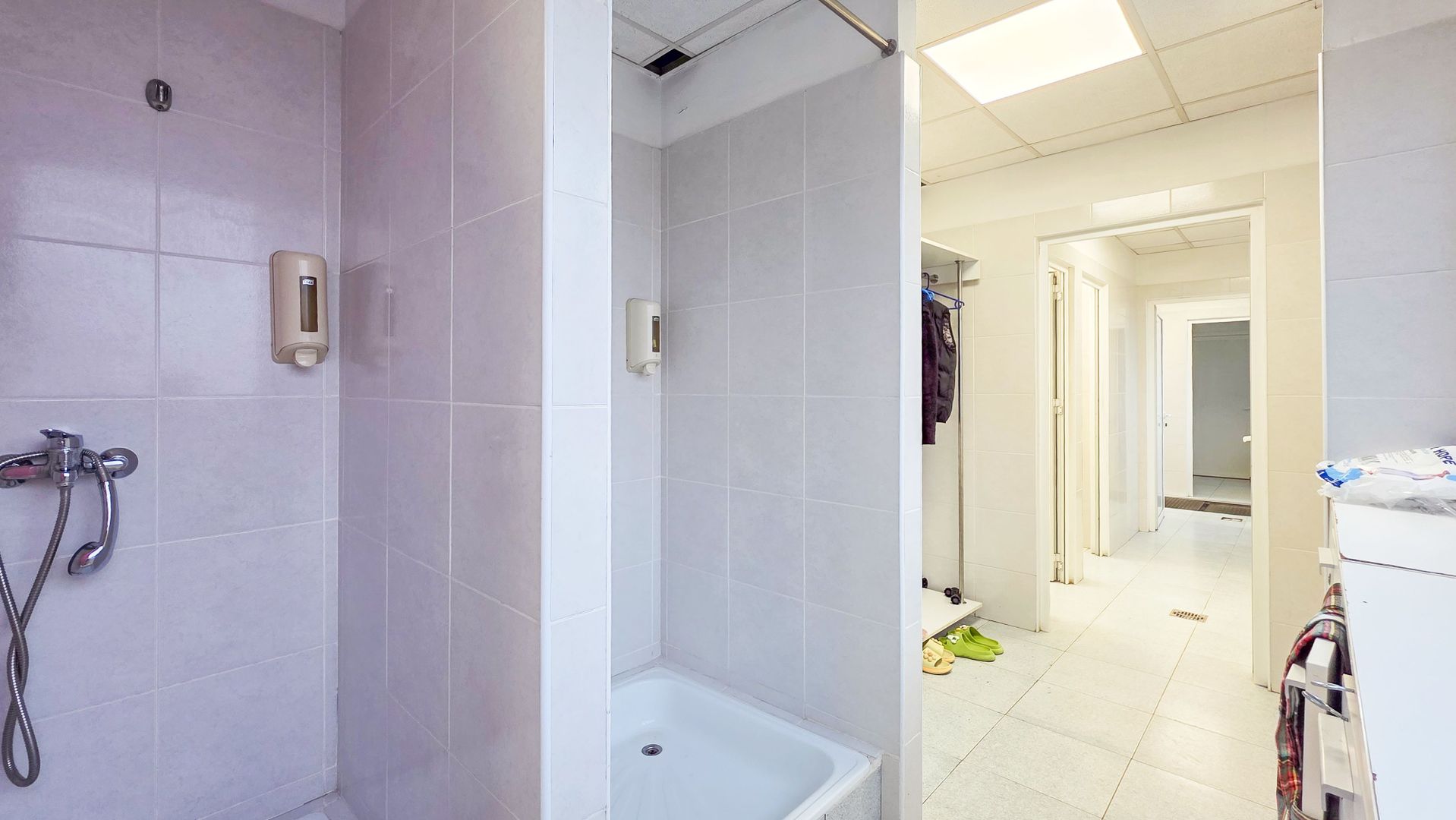 Spațiu industrial–afacere catering la cheie, teren&hală 750 mp S+P+1E - Poză 18