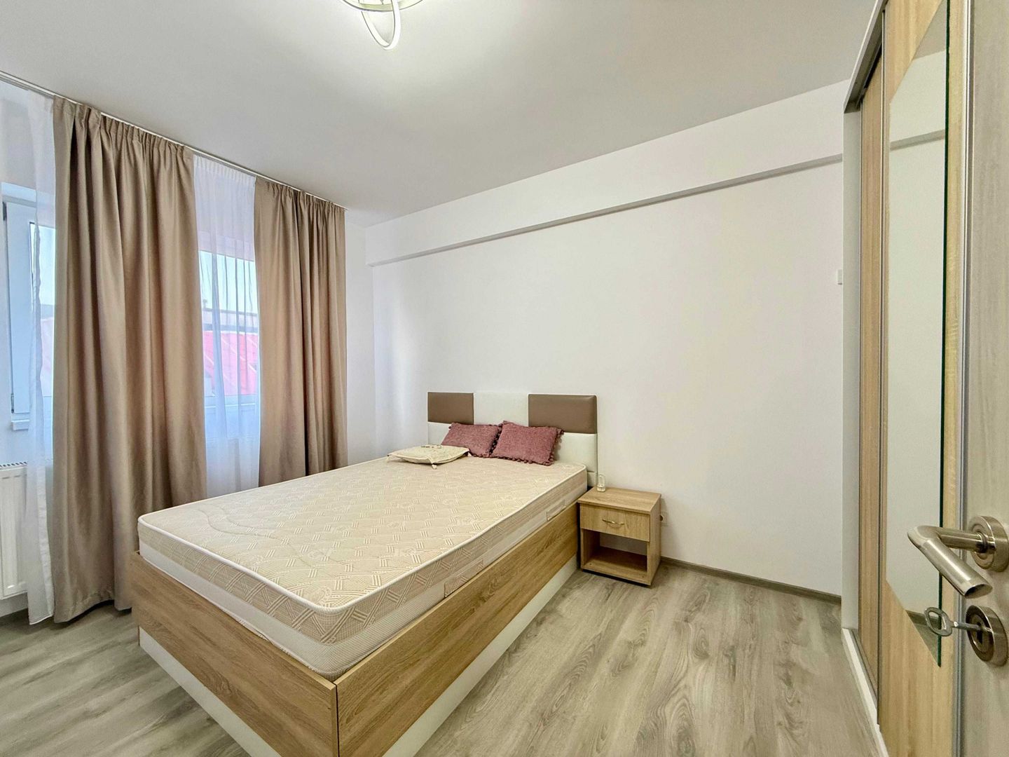 Apartament 2 camere de închiriat Centrală proprie Parcare inclusă Metalurgiei - Schiță 3