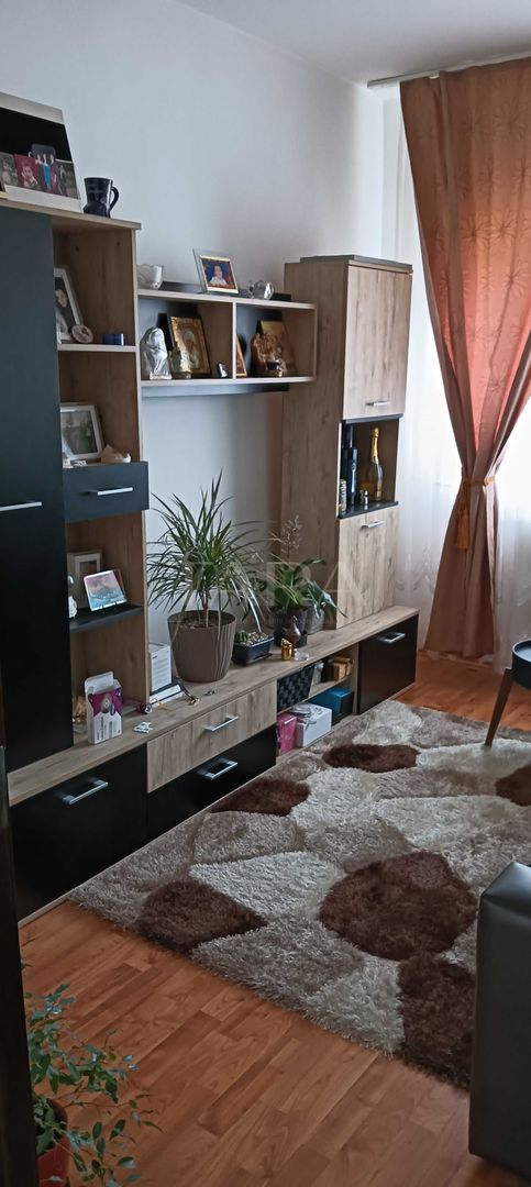De vanzare apartament 3 camere Manastur,  zona Piata Flora - Poză 1