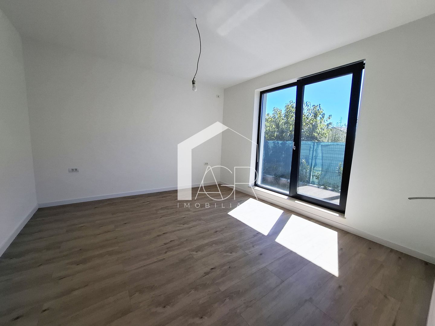 Casa cu 4 camere de vanzare, Bucov, Mica Roma - Poză 13