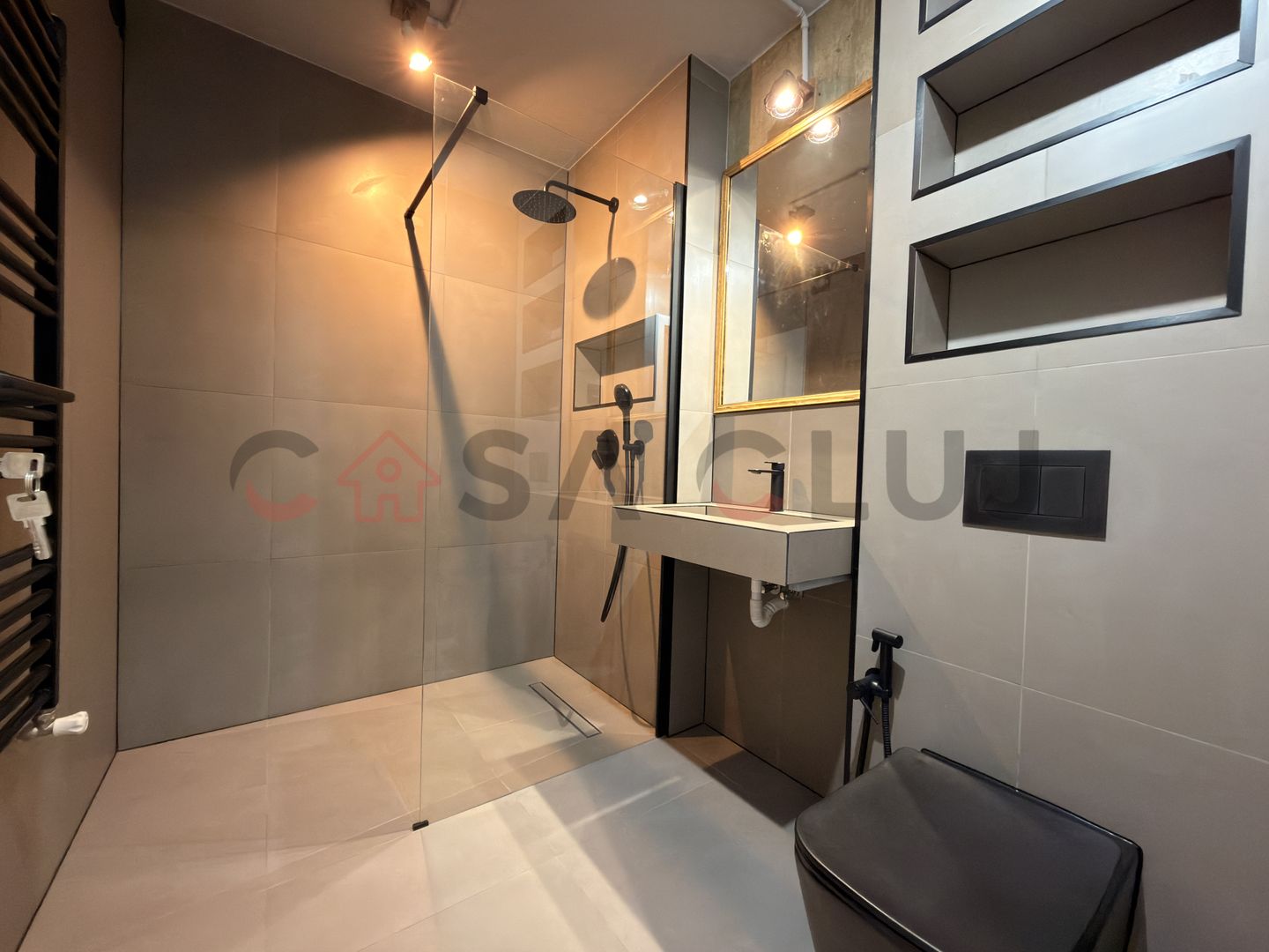 La Cheie, Manastur, Piata Flora!! - Poză 4