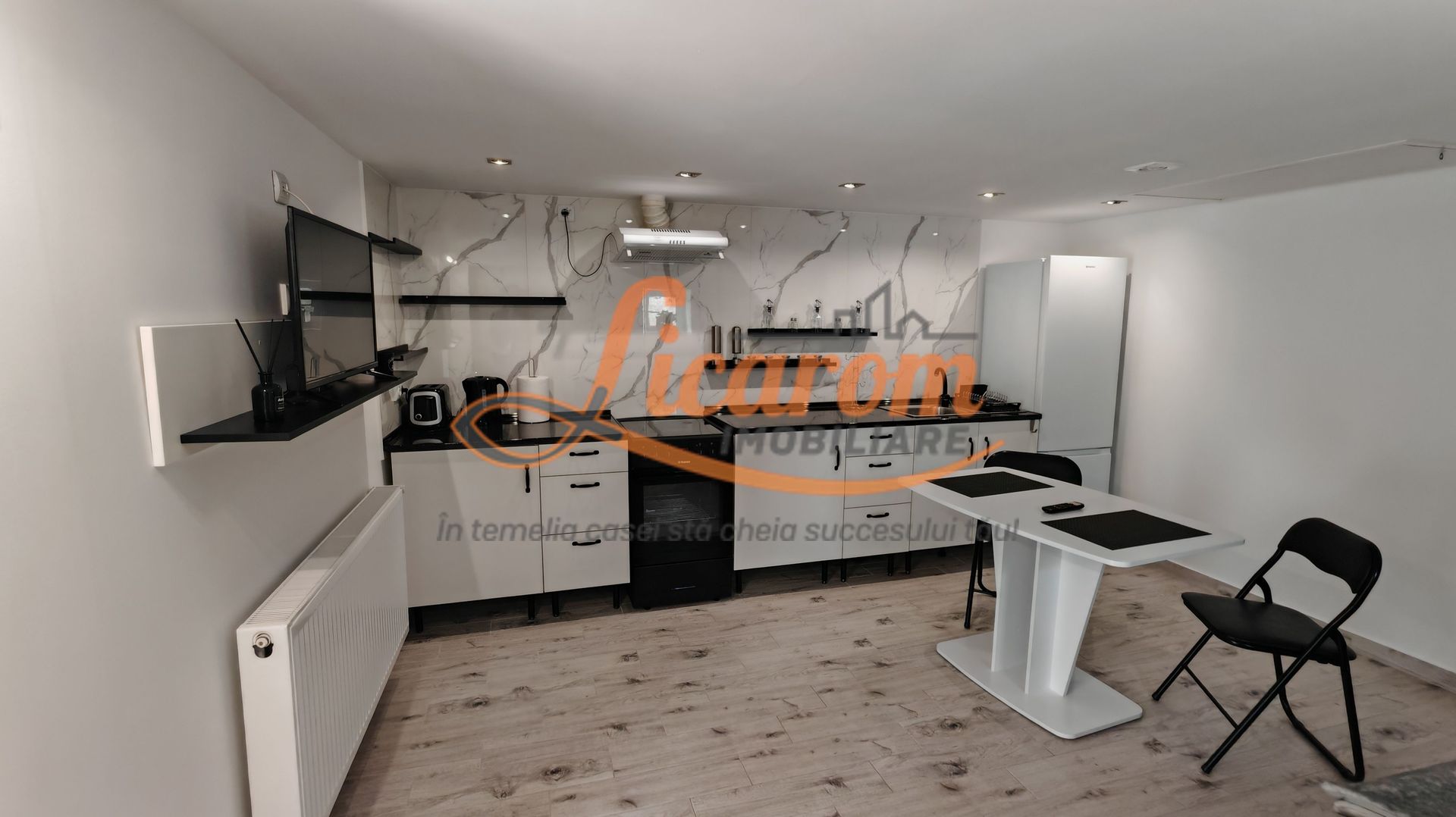 SANPETRU .Casa pretabila 2 familii ( Parinti + copil),singur in curte. - Poză 16