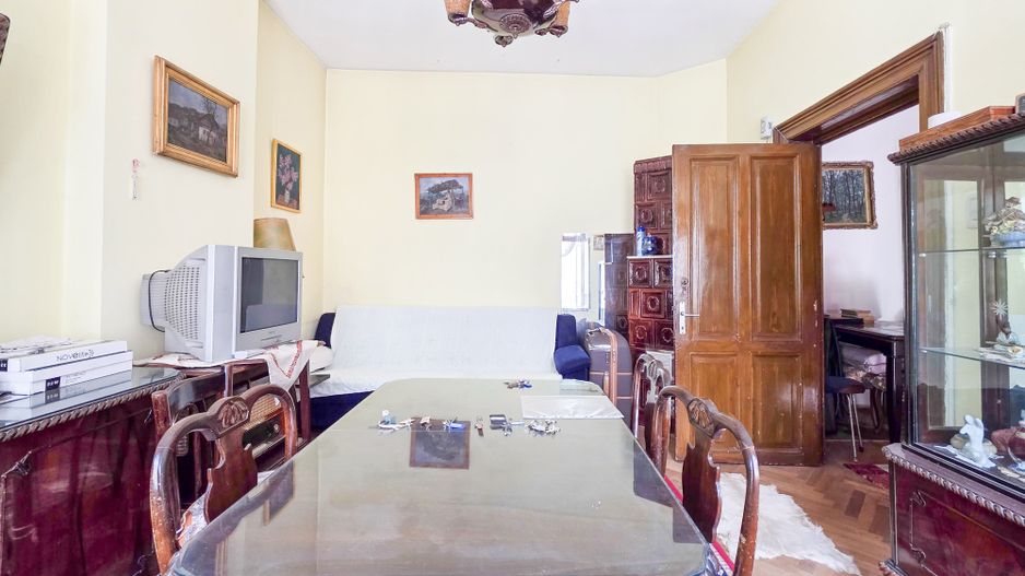 Apartament 3 Camere în Casă | Bd. Dacia 127 | Garaj + Curte - Poză 2