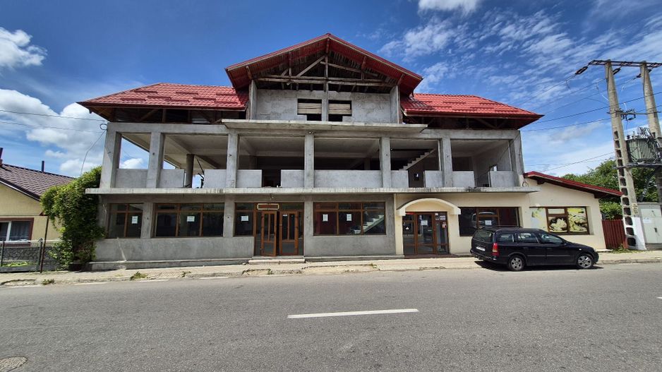 Spatiu comercial+Locuinta 664 mp construiti+anexa 16 mp si teren 845mp - Poză 2