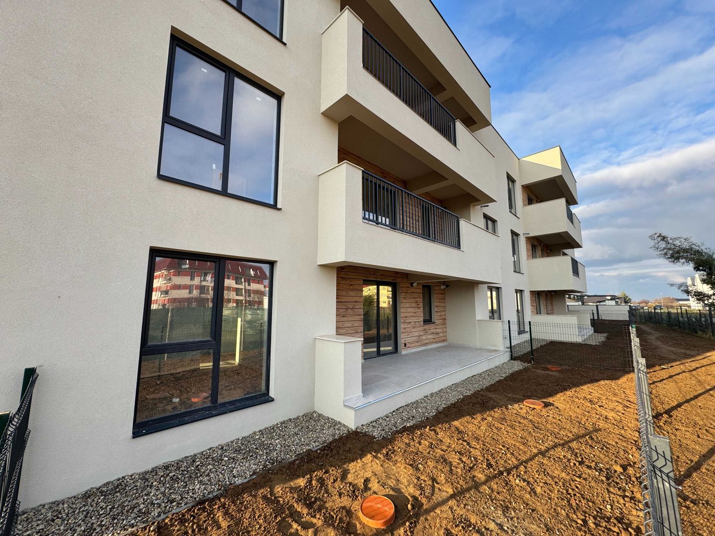 Apartamente Noi cu 2 sau 3 cam., zona semicentrala, Proprietar Direct - Poză 2