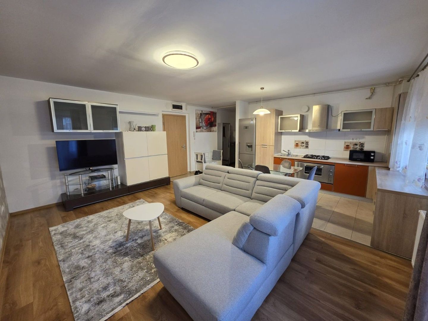 Apartament modern 3 camere Torontalului, Parcare subterană - Poză 1