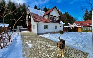 Pensiune de vânzare în Cârțișoara – investiție turistică la poalele munților - Poză 1