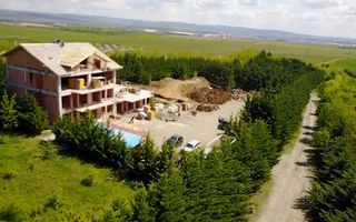 Apartament 3 camere + gradina 50 mp, la cheie , Cristian - Poză 2