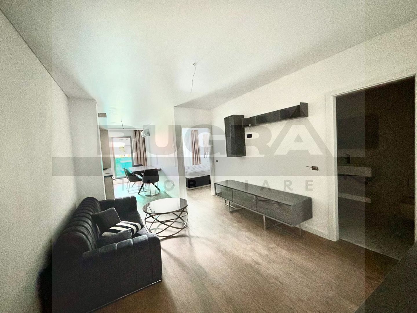 Apartament 2 camere modern, prima inchiriere, garaj, zona Golden Tulip - Poză 3