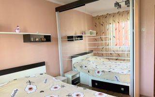 De vanzare apartament cu 3 camere, micro 38, et. 3, 63.000 euro - Poză 3
