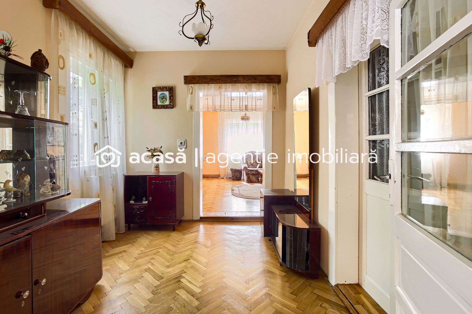 Rezervat Casa din caramida cu teren generos in Gradiste - Poză 1