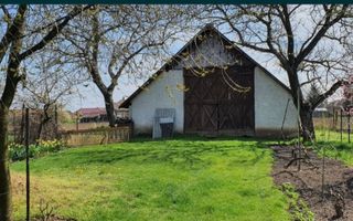 Vand casa in Com.Petresti, ultracentral, 42 ari teren - Poză 2