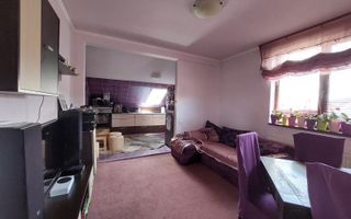 APARTAMENT IN VILA, 4 camere si terasa, Floresti central. - Poză 1