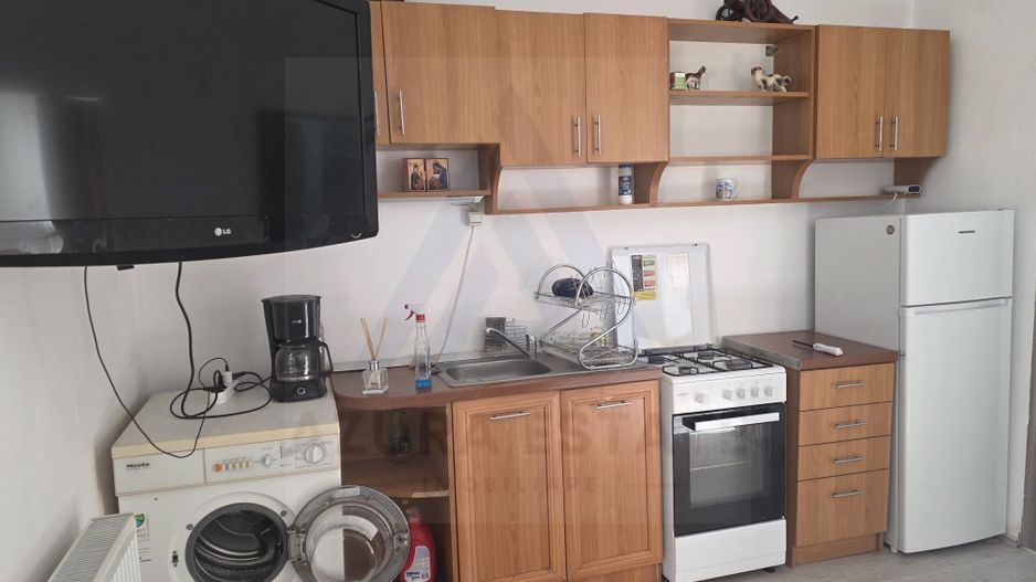 Studio la curte utilat complet cu terasa  zona Lazaret - Poză 9