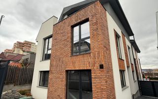 Locuință modernă cu 5 camere, situată în cartierul Zorilor! - Poză 1