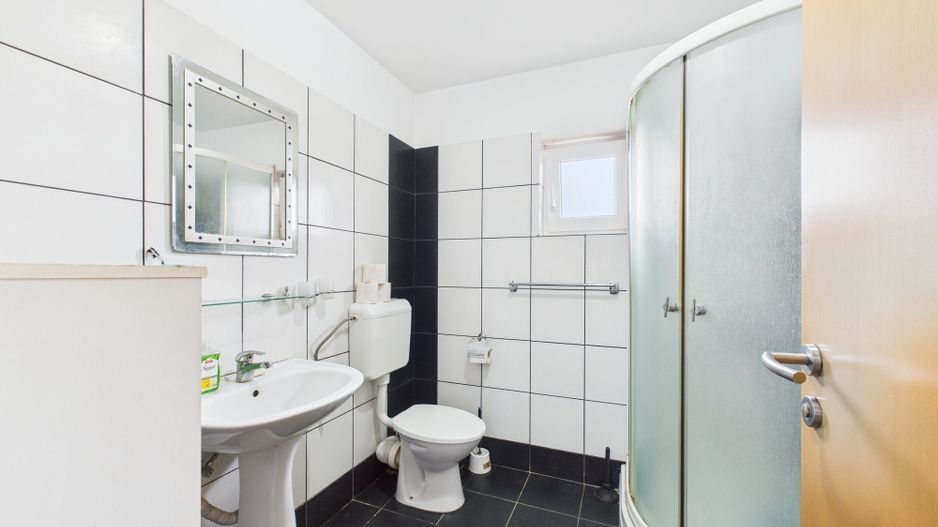 Adunații Copăceni Casă de vânzare Confort accesibilitate - Poză 11