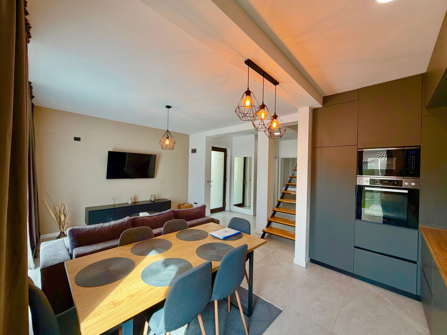 Casă tip duplex - 4camere - mobilata si utilata - Zona Est - Timisoara - Poză 3