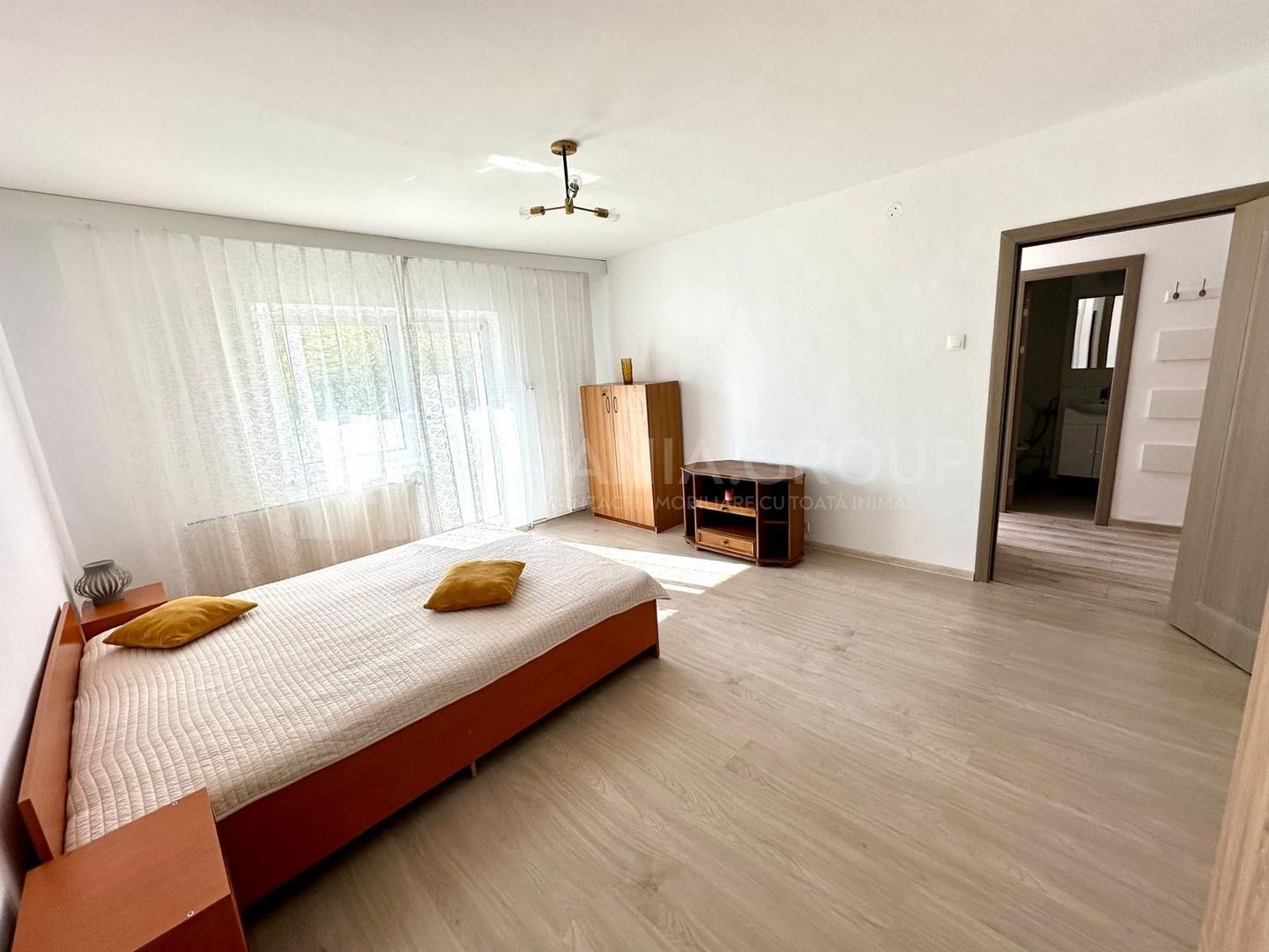 Garsonieră decomandată 38mp, renovată integral, lift nou,  Racadau - Poză 1