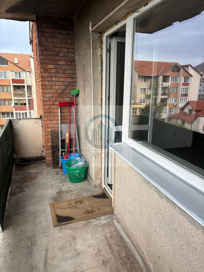 Apartament 2 camere decomandat situat Deva, strada Maraști etaj 4 - Poză 8