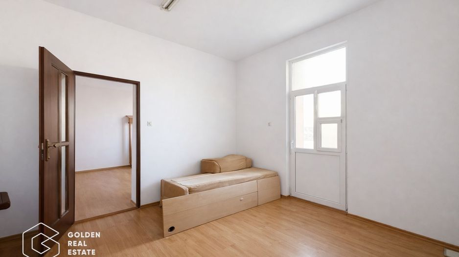 Casă individuală cu 2 apartamente de vânzare, lângă Hotel Ambasador – Dâmbovița, - Poză 2