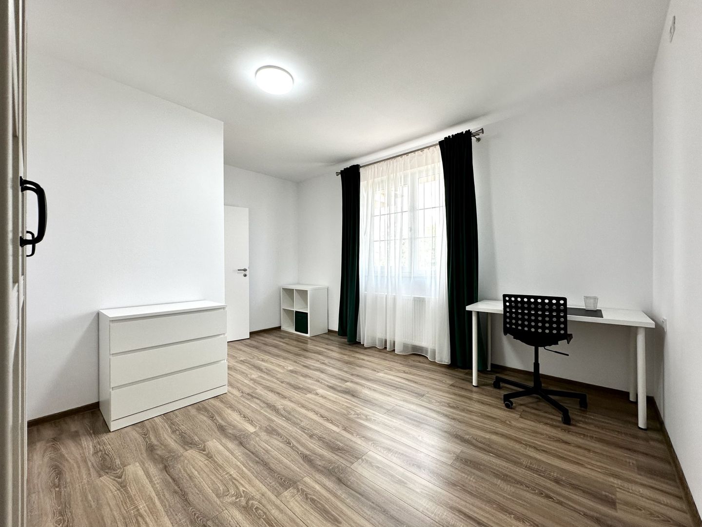 Casa cu 4 dormitoare de închiriat - Dumbravita - Poză 28