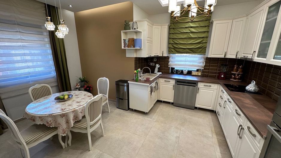 CASA EXCEPTIONALA CU LIVADA PROPRIE - Poză 19