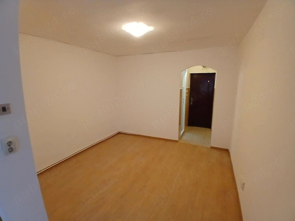 BRASADAS vinde garsoniera pe Ostrovului la PARTER. - Poză 5