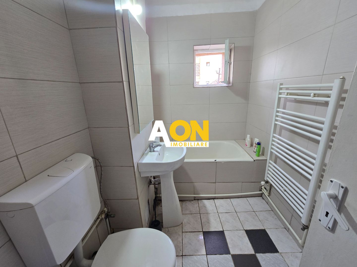 Apartament cu 2 Camere, Etaj 1, Zona Cetate - Poză 7