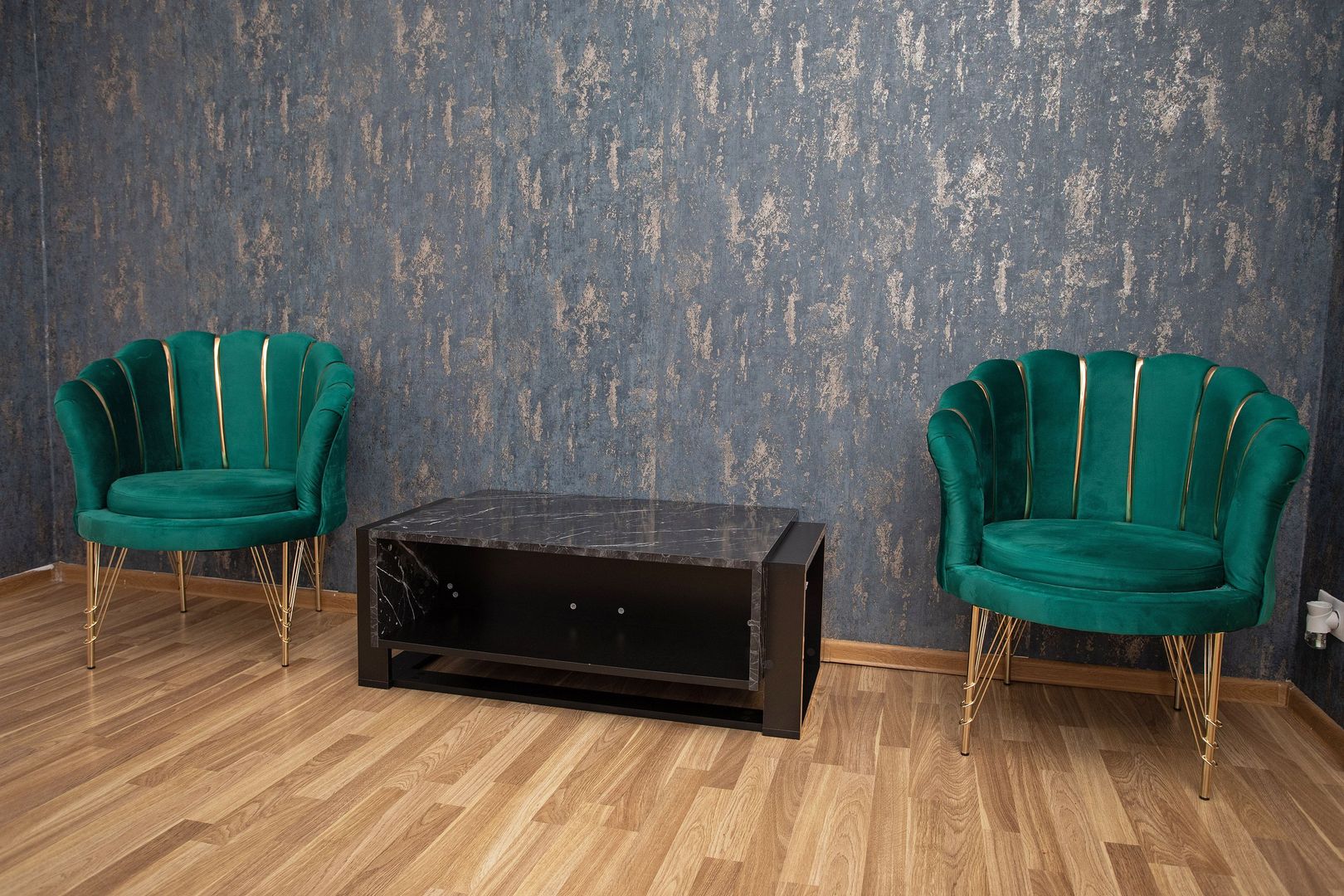 Vilă, singur în curte, central, Oradea 128 mp. 800  E/lună. Comision 0 - Poză 5