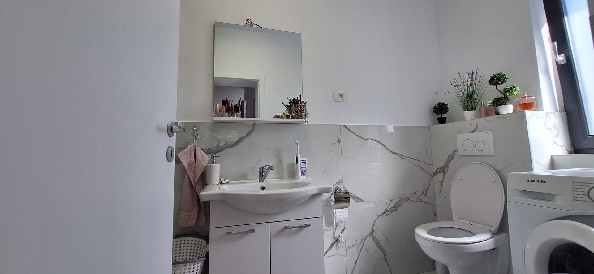 Casa individuala parter cu garaj - Dumbravita - Poză 11