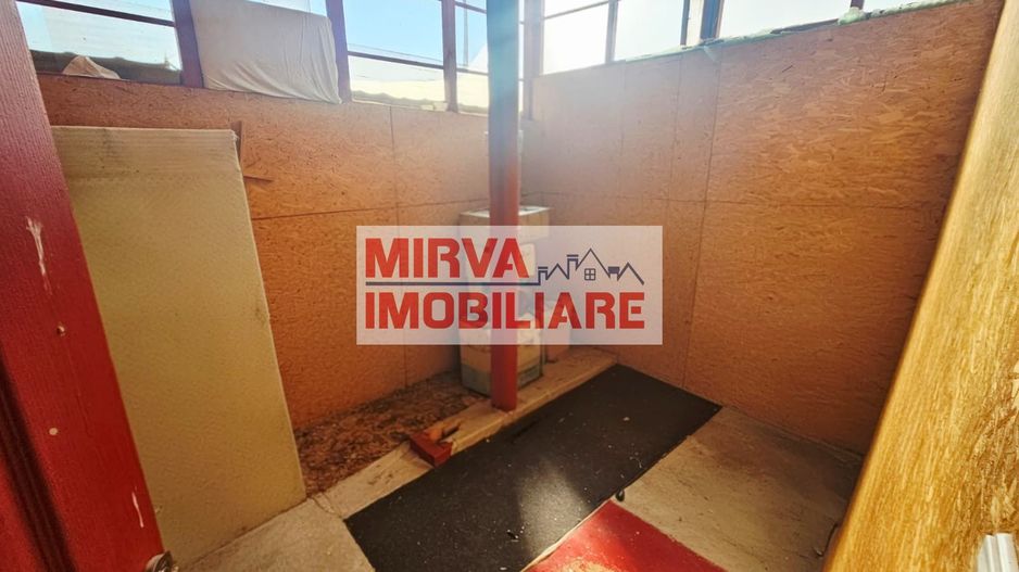 🏡 Casă spațioasă cu 9 camere în Strejnicu – pentru locuință, birouri - Poză 17