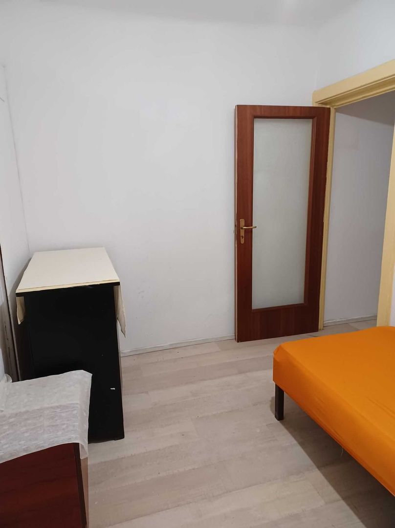 Vanzare apartament 4 camere Piata Victoriei - Poză 1
