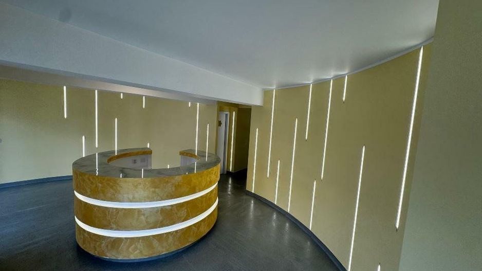 Spaţiu com. Clinica Stomatologică  în faţa staţiei STb S170 - Poză 3