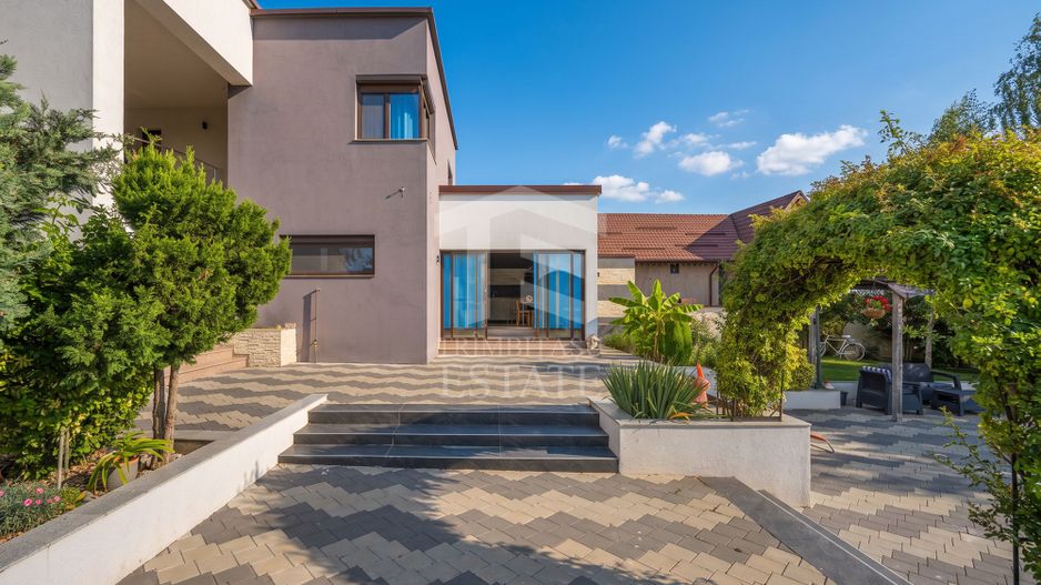 Vilă 342 mp cu piscină și 800 mp teren / 4 dormitoare / Pleașa - Poză 51