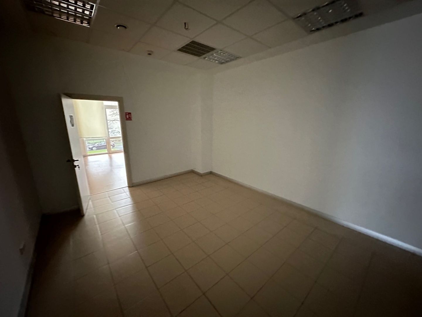 Spatiu de birouri la artera - Poză 4