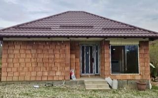 Casa la rosu 3 cameren 56 mp-teren 500 mp-Livezile - Poză 1