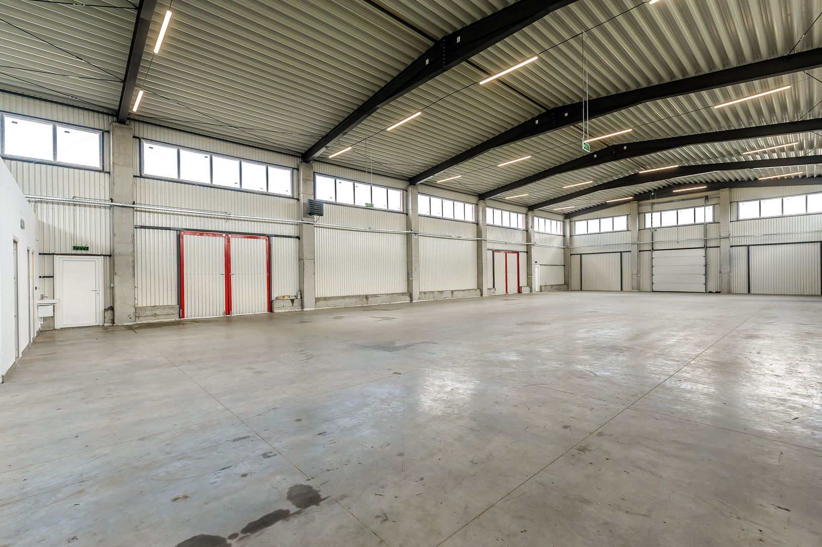VANDUT - Hala industriala de vanzare in Parc Industrial UTA 2 Arad - Poză 8