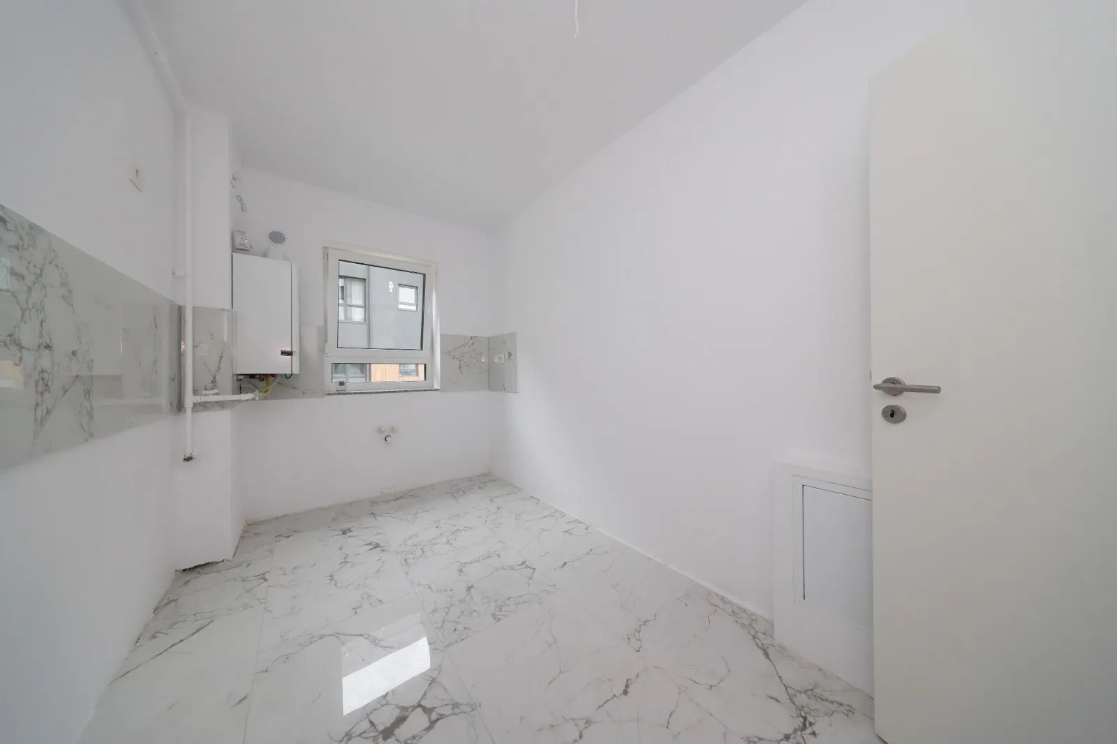 Apartament 3 camere nemobilat, Prima inchiriere  | Parcare + Boxa - Poză 4