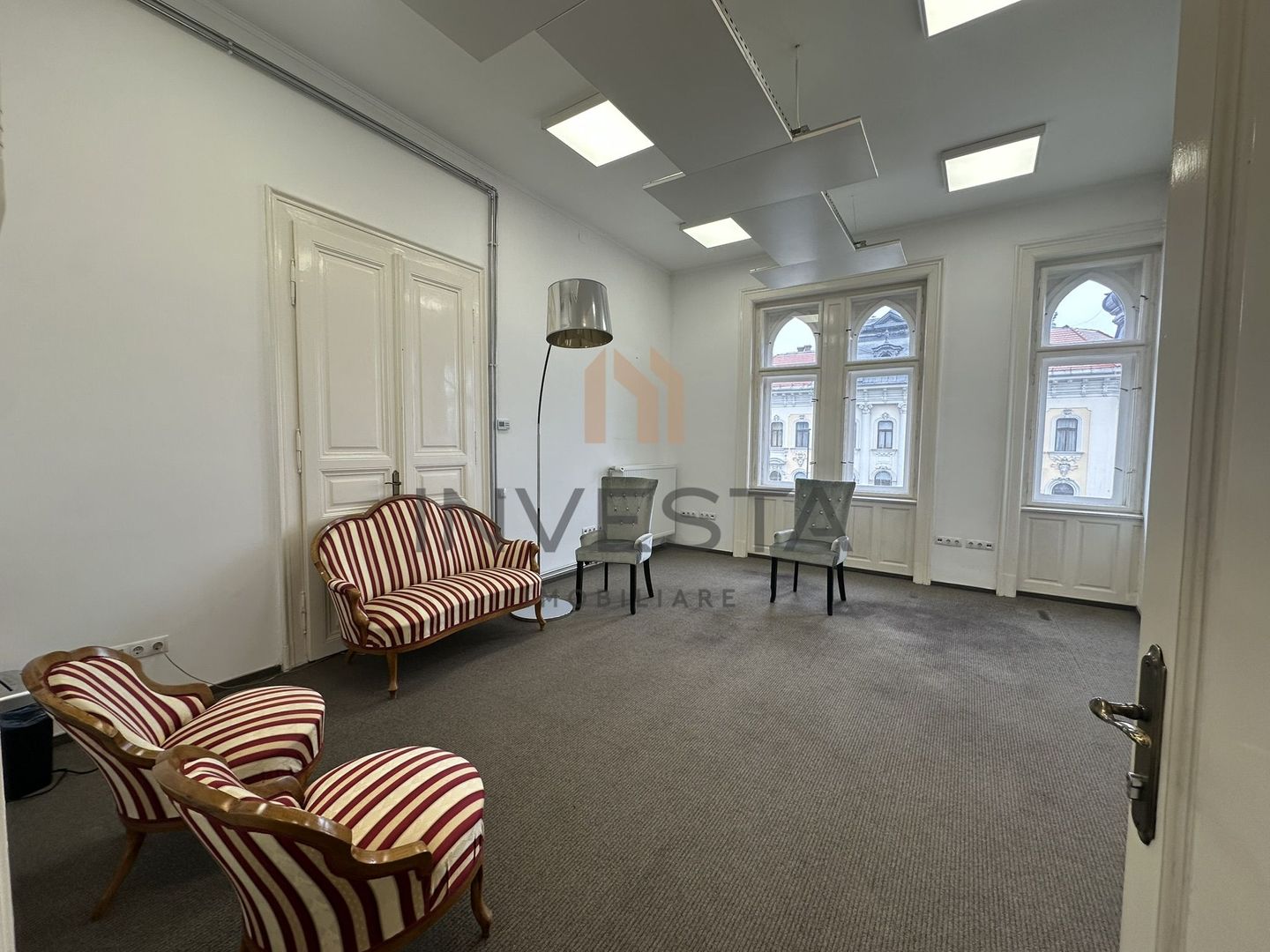 Spatiu de birouri 62mp Ultracentral! Cladire istorica! Renovat complet - Poză 1