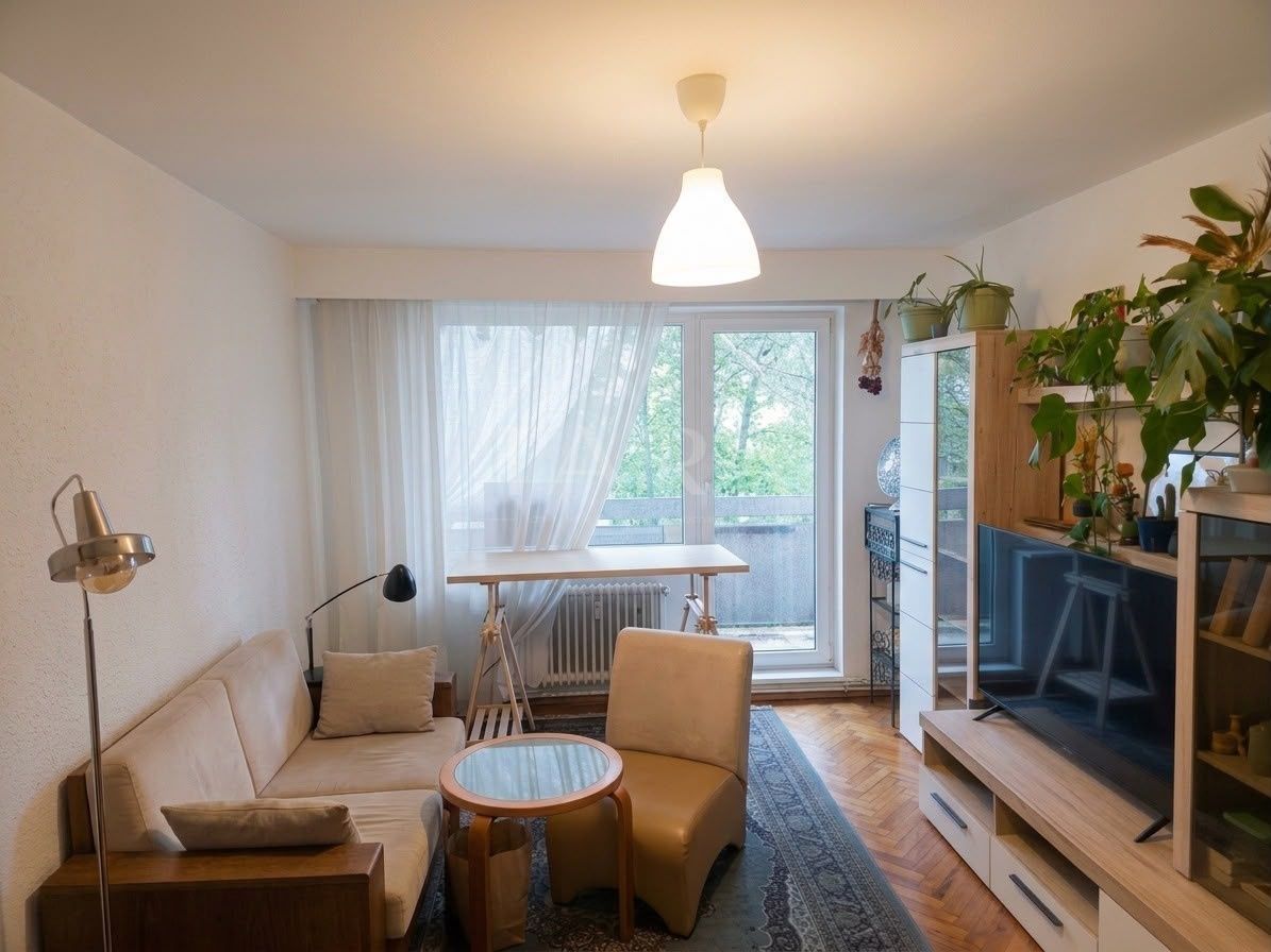 Apartament cu 3 camere, 2 balcoane, renovat complet în 2025. - Poză 1