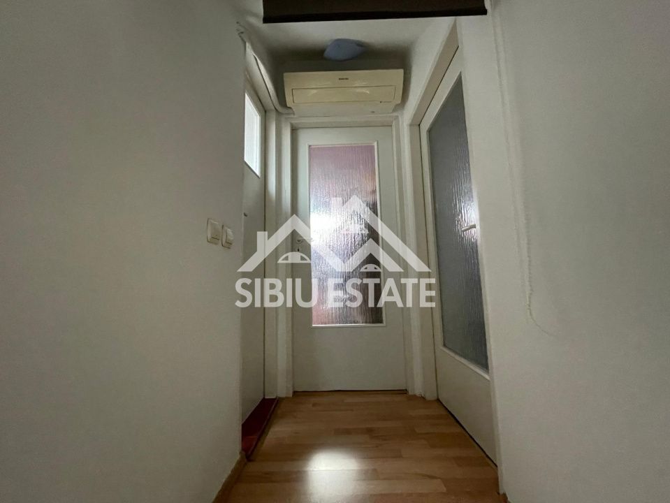 Apartament de vanzare, cu 4 camere,  82.4 mp. -Calea Cisnadiei (Ciresica) - Poză 17