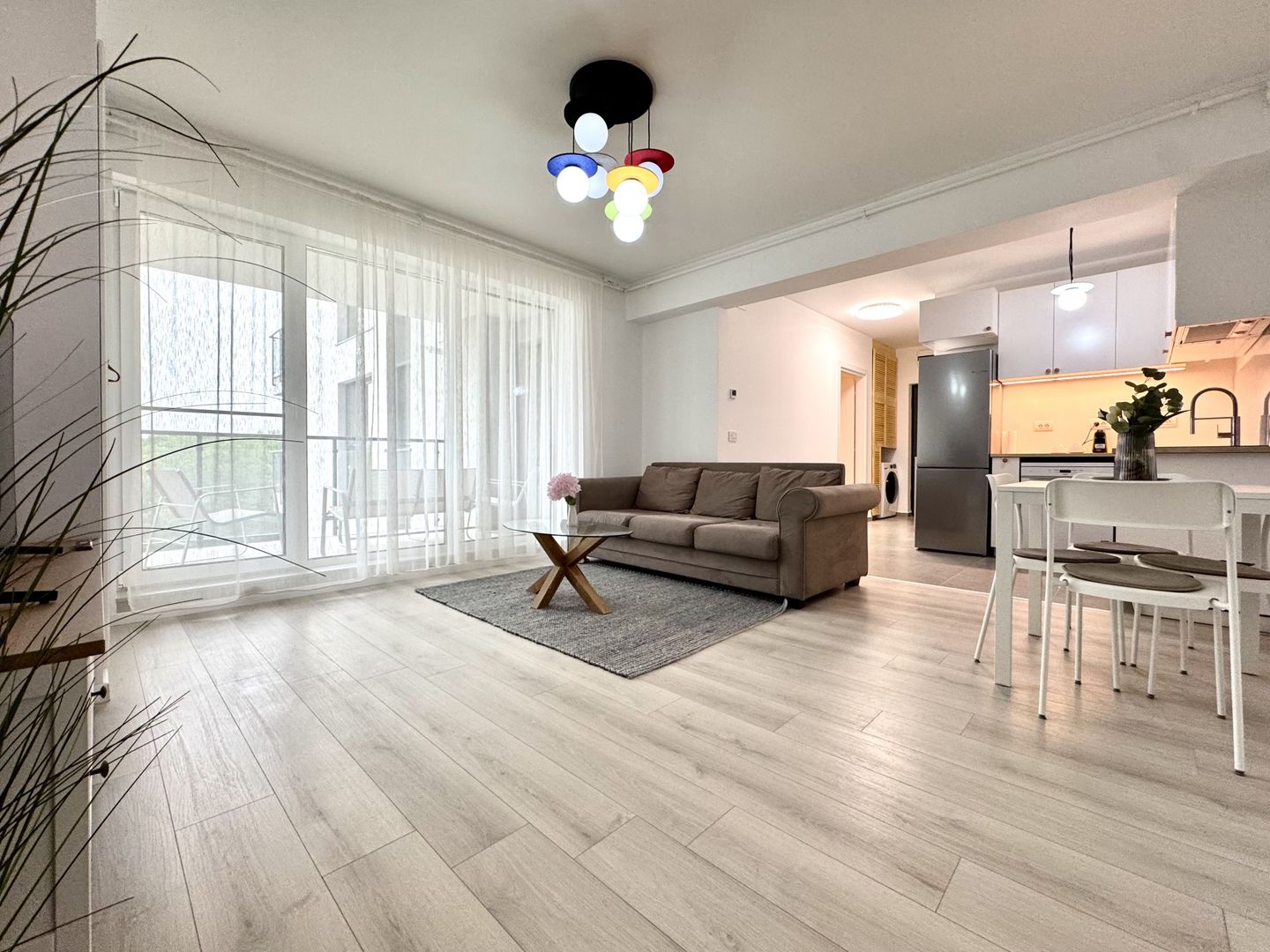3 camere modern, vedere panormica spre pădurea verde, zona Lipovei - Poză 2