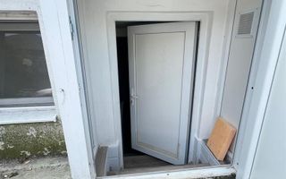 Apartament  deosebit amenajat LUX  boxa curte acces auto CENTRAL - Poză 7