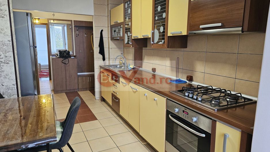 Apartament cu 3 camere, mobilat si utilat - Piata Centrala - Poză 5