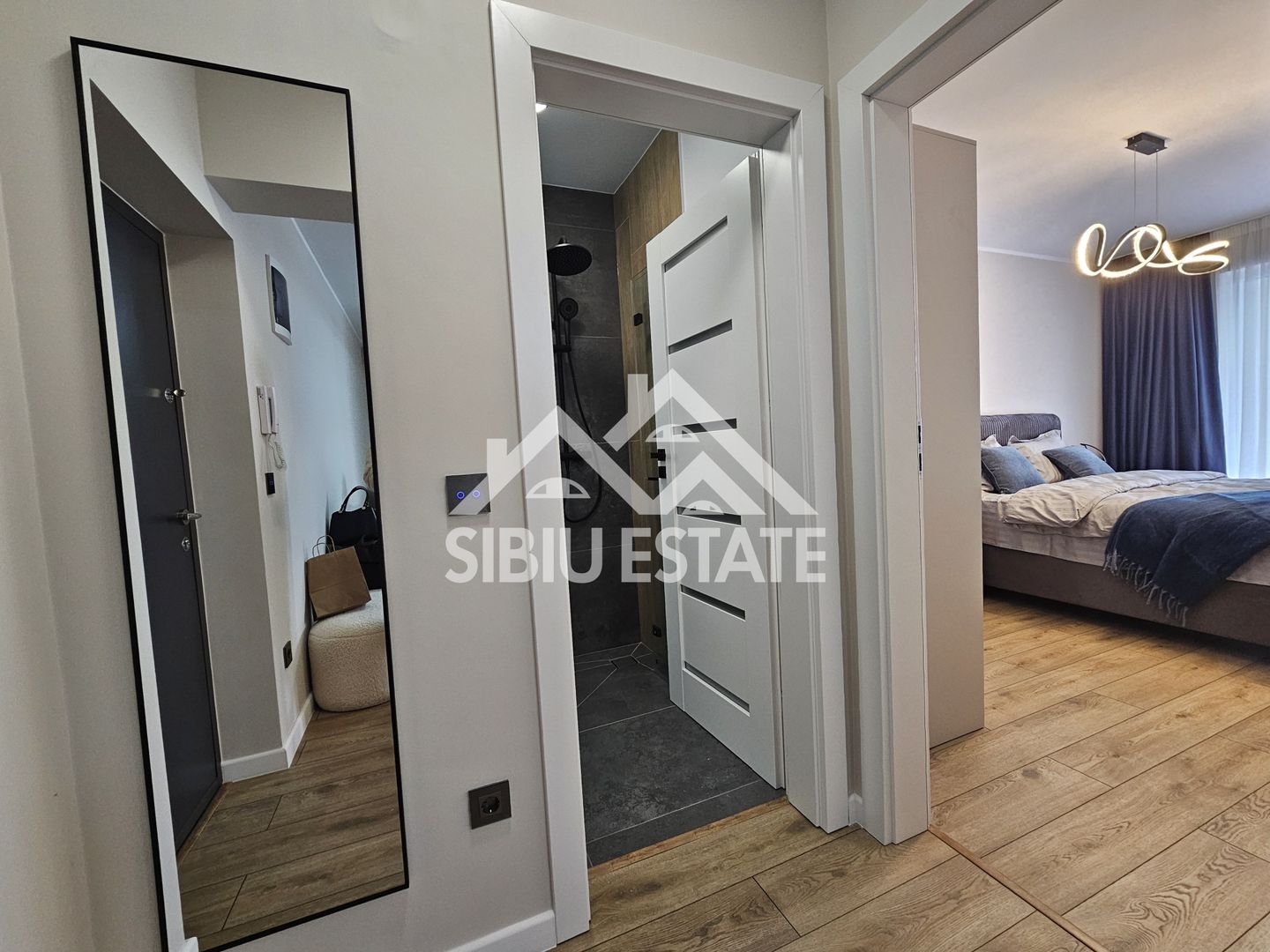 Apartament 3 camere, 2 bai terasa langa Mall Selimbar - Poză 2