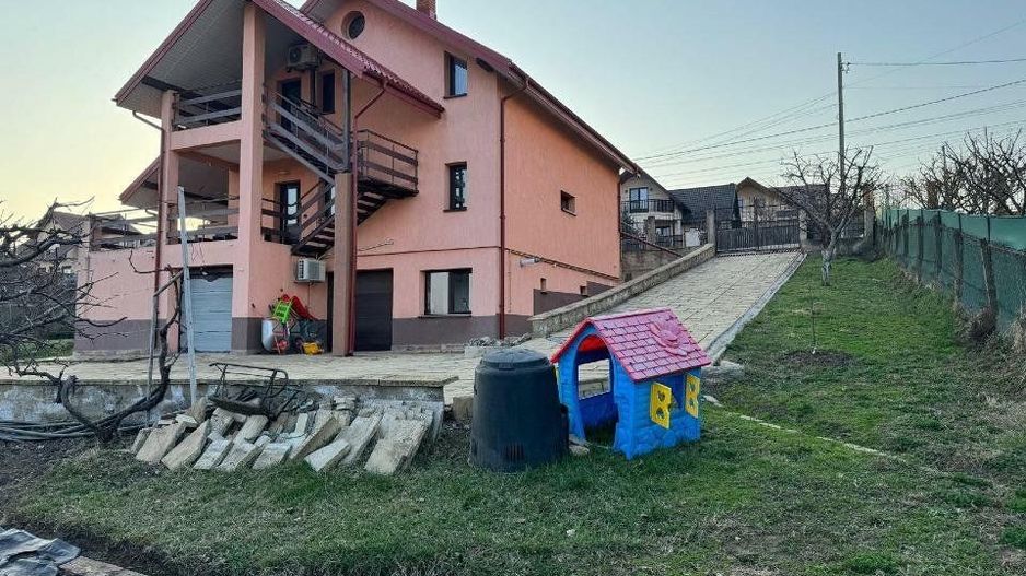 Hlincea, str.Mănăstirii, CIUREA, Iaşi + 1.700 mp teren şi Vilă (D+P+M) - Poză 7