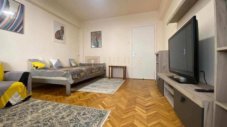 2 dormitoare, centrala proprie, bucatarie inchisa. Piața Libertatii. - Poză 4