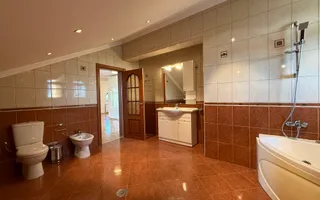 Vila 9 camere cu piscina si teren de 1.000 mp - Poză 34