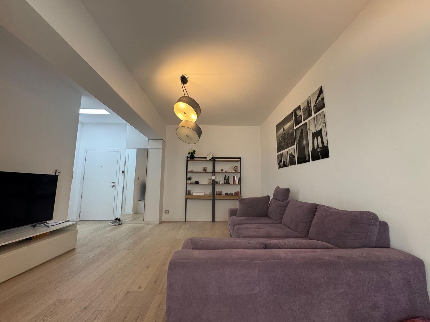 2 camere| TERASA 24MP | PIATA VICTORIEI- BANU MANTA-1MAI - Poză 4